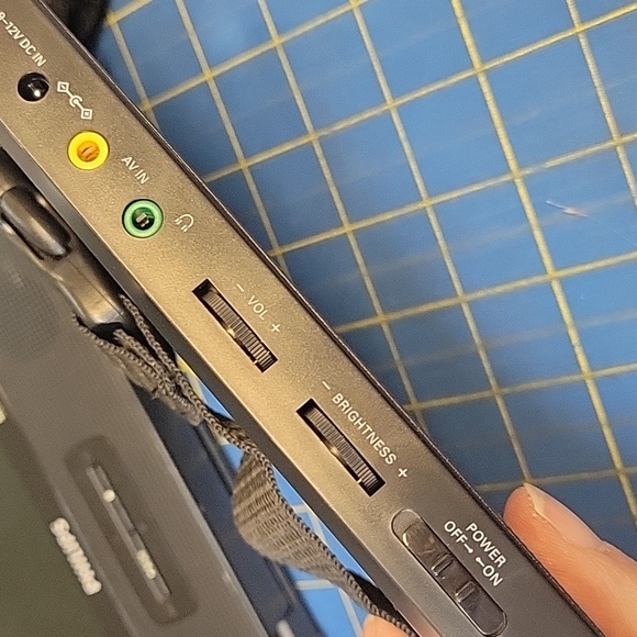 Philips Black Portable DVD Players with Accessories Preloved - Picture 3 of 8